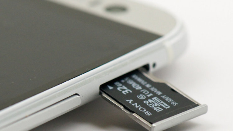 Приготовьтесь выбросить ваши карты памяти. Фото.