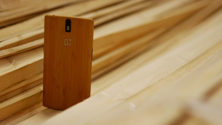 5 производителей, смартфоны которых приятно брать в руки. OnePlus One. Фото.