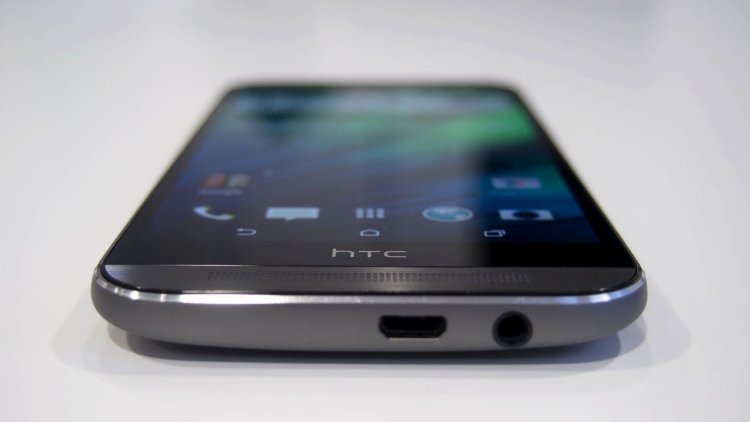 Сравнение флагманов по толщине. Кто №1? HTC One (M8). Фото.