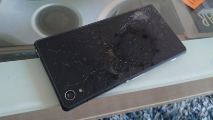 Xperia Z2 провела 6 недель на 10-метровой глубине и продолжает работать. Xperia Z2 провела 6 недель на 10-метровой глубине и продолжает работать. Фото.