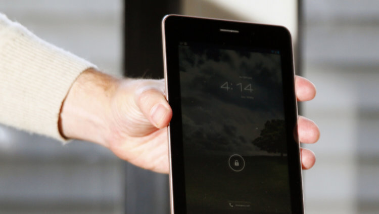 5 лучших планшетов, которые умеют звонить. ASUS FonePad 7. Фото.