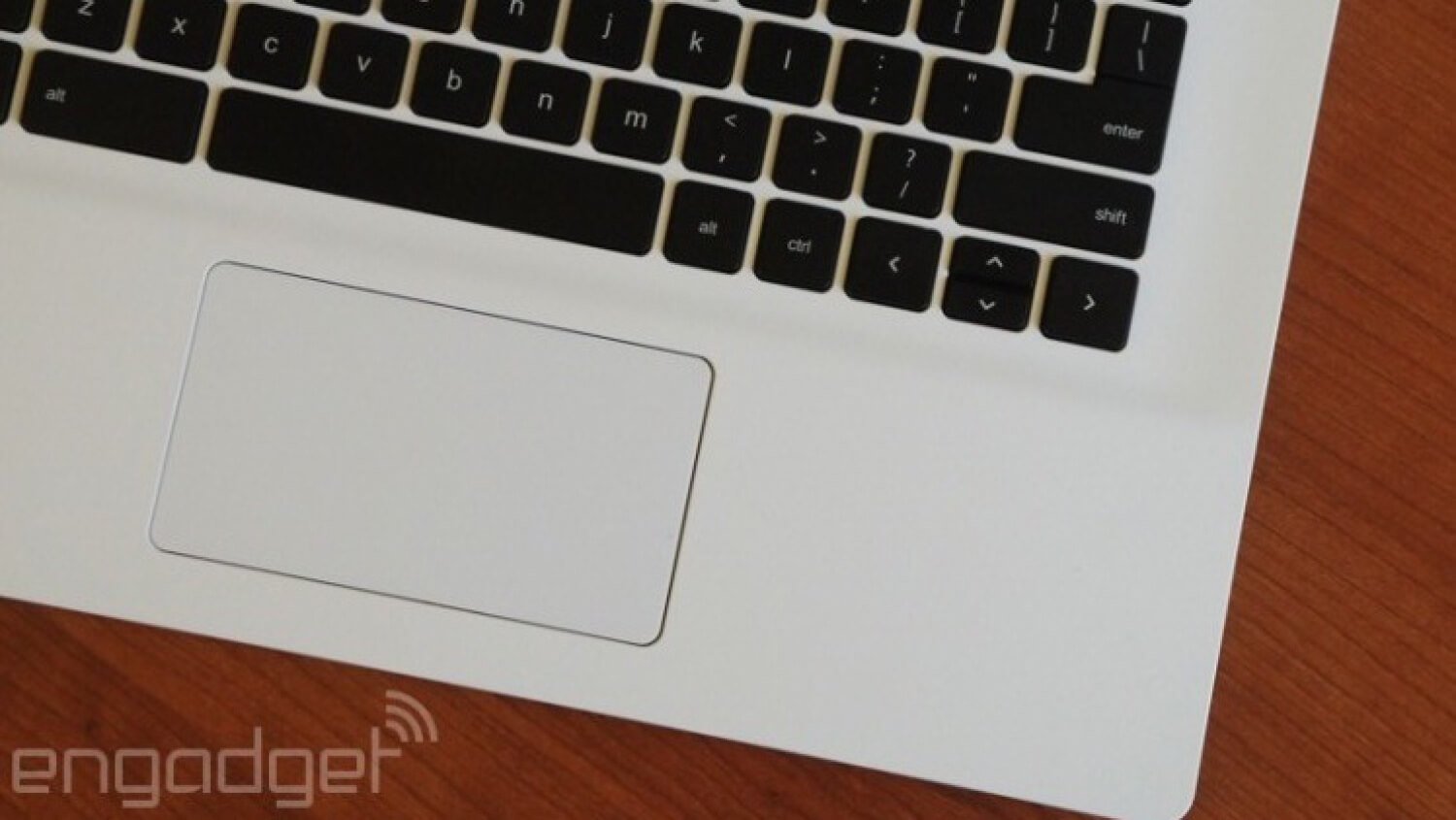 Сhromebook теперь может потягаться с Macbook Air. Фото.