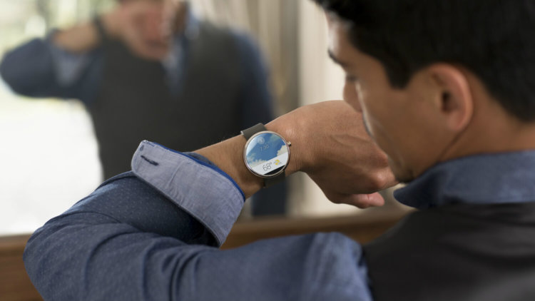 Moto 360 на «живых» фото и видео. Moto 360 на «живых» фото и видео. Фото.