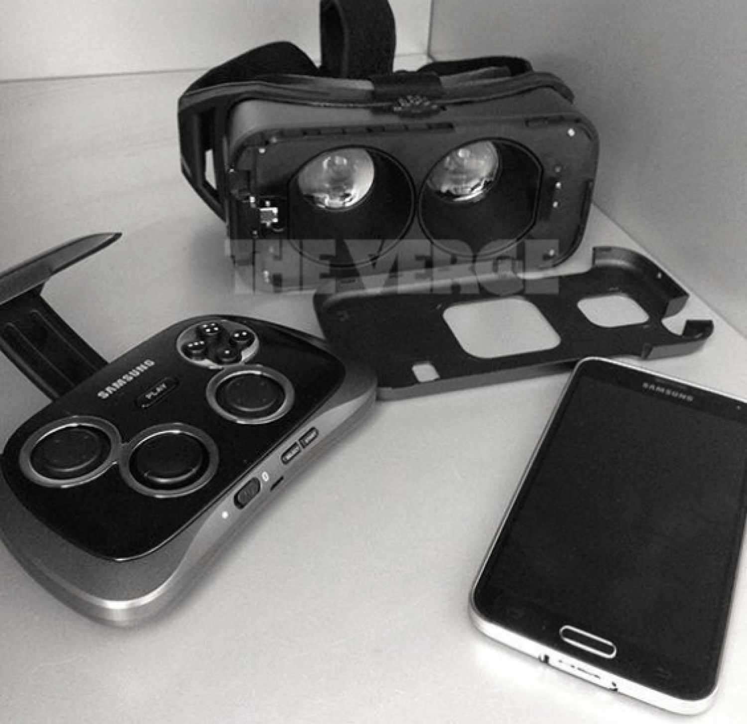 Очки виртуальной реальности Samsung Gear VR на фото. Gear VR. Фото.