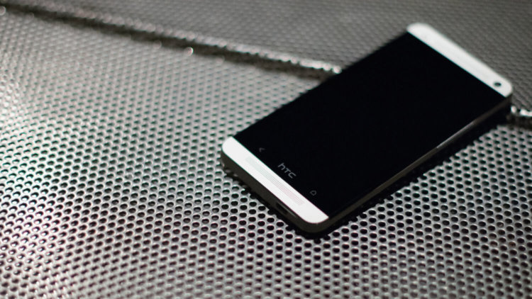 Нужны ли смартфонам стереодинамики? Нужны ли смартфонам стереодинамики? Фото.