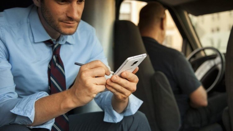 Что делает Galaxy Note 4 лучшим фаблетом современности? Металл в высоком разрешении. Что делает Galaxy Note 4 лучшим фаблетом современности? Металл в высоком разрешении. Фото.