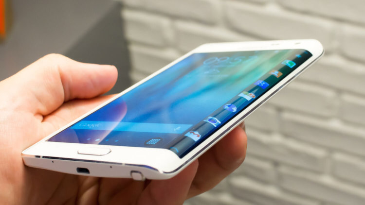 На что способна боковая грань дисплея Galaxy Note Edge? Фото.