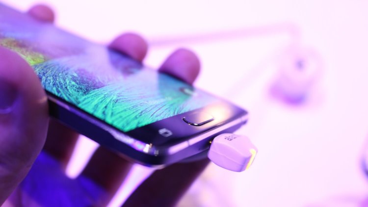 Главные особенности Samsung Galaxy Note 4. Главные особенности Samsung Galaxy Note 4. Фото.