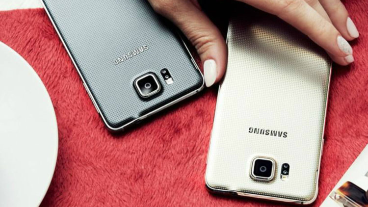 Наследник Galaxy Alpha на «живых» фото. Наследник Galaxy Alpha на «живых» фото. Фото.