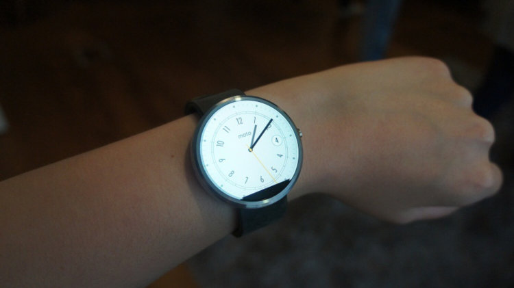 Муки выбора. LG G Watch R или Moto 360? Муки выбора. LG G Watch R или Moto 360? Фото.