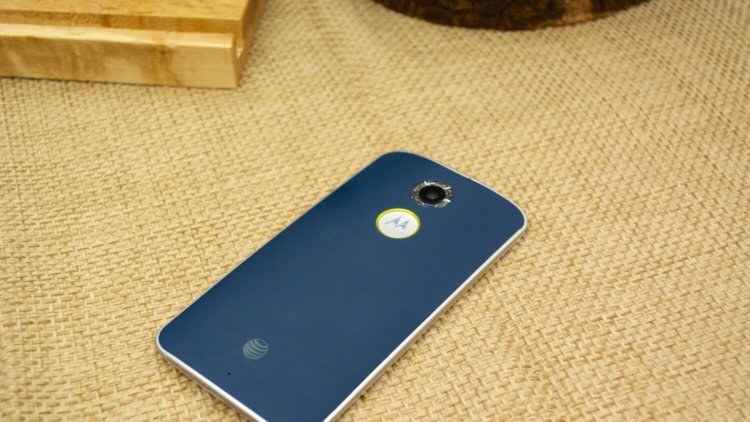 Где кроется главный недостаток нового Moto X? Фото.