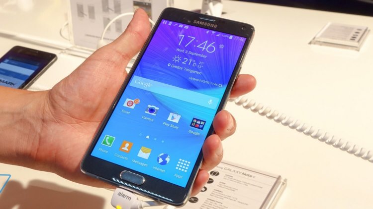 Выбираем смартфон с максимальным количеством пикселей на дюйм. Samsung Galaxy Note 4. Фото.