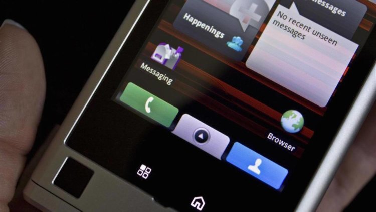 Самые значимые девайсы в истории Android. Motorola Devour. Фото.