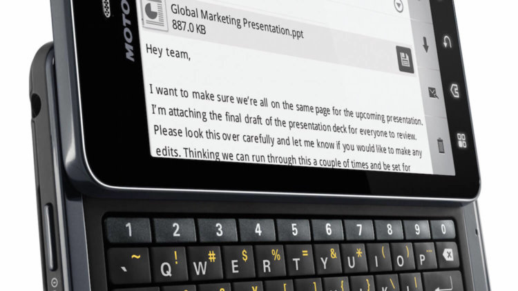 Самые значимые девайсы в истории Android. Motorola Droid 2. Фото.