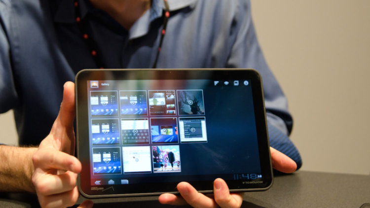 Самые значимые девайсы в истории Android. Motorola Xoom. Фото.