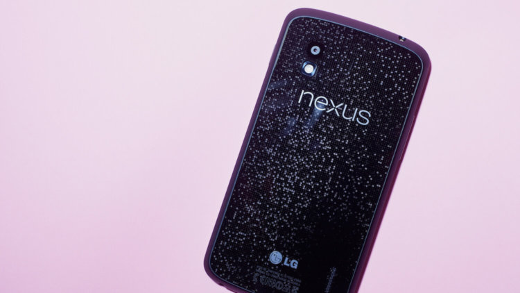 Взгляд в прошлое: история линейки смартфонов Nexus. Nexus 4. Взгляд в прошлое: история линейки смартфонов Nexus. Nexus 4. Фото.