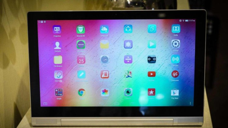 Lenovo представила планшет YOGA Tablet 2 Pro со встроенным пикопроектором. Фото.