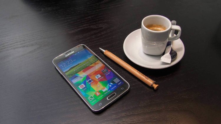 7 смартфонов следующего года, которых действительно стоит ждать. Samsung Galaxy S6. 7 смартфонов следующего года, которых действительно стоит ждать. Samsung Galaxy S6. Фото.