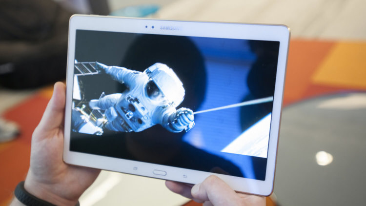 Samsung заденет Apple за живое. Samsung заденет Apple за живое. Фото.