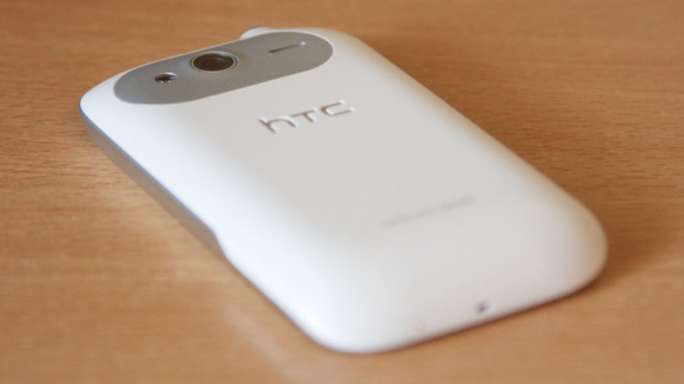 Телефоны для муравьёв: рейтинг наиболее компактных устройств. HTC Wildfire S. Фото.