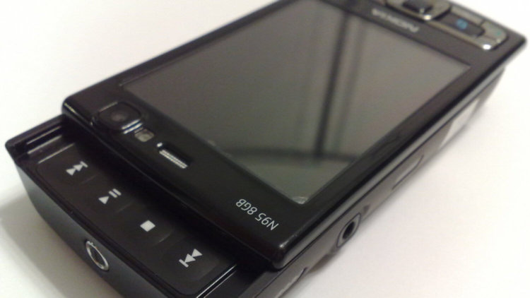 Телефоны, которые навсегда останутся в наших сердцах. Nokia N95. Телефоны, которые навсегда останутся в наших сердцах. Nokia N95. Фото.