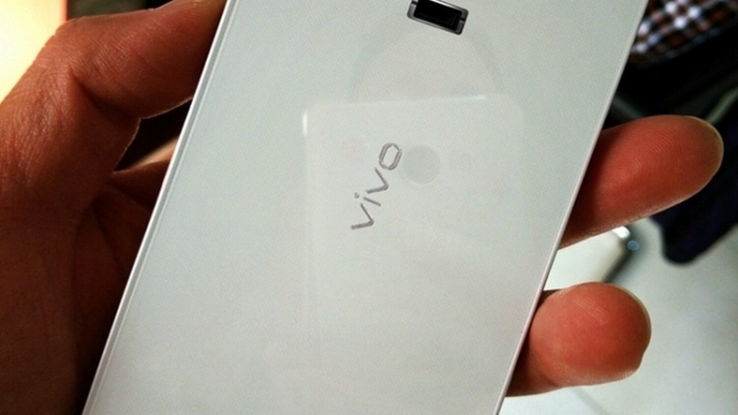Первые фотографии тонкого и мощного смартфона Vivo Xplay 5S. Фото.