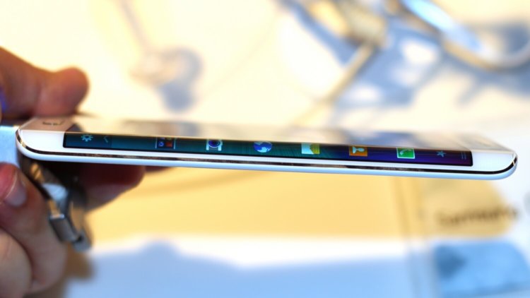 Samsung изогнет оба края в Galaxy S6. Фото.