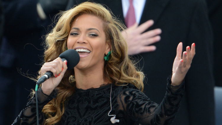 Давайте споём: лучшие приложения для караоке. Фото.