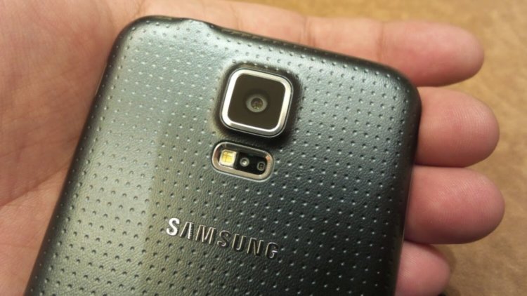 Смартфоны, с которыми не придётся мёрзнуть зимой. Samsung Galaxy S5. Смартфоны, с которыми не придётся мёрзнуть зимой. Samsung Galaxy S5. Фото.