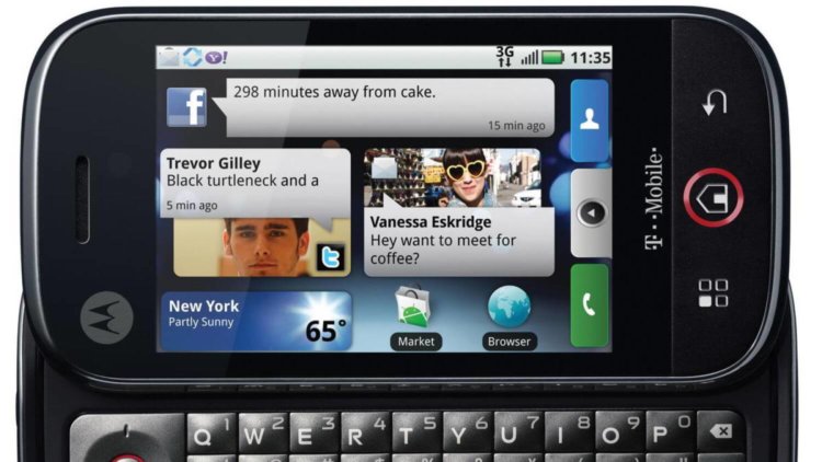 Первопроходцы: с какими смартфонами дебютировали самые популярные бренды? Motorola DEXT. Фото.