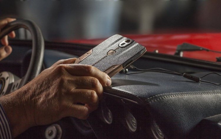 Tonino Lamborghini 88 Tauri — самые престижные смартфоны работают на Android. Tonino Lamborghini 88 Tauri — самые престижные смартфоны работают на Android. Фото.