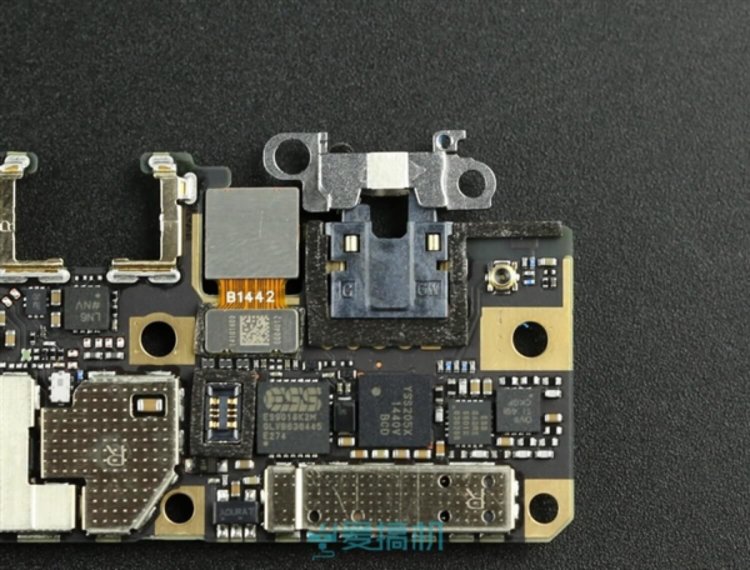 Что внутри самого тонкого в мире смартфона? Что внутри самого тонкого в мире смартфона? Фото.