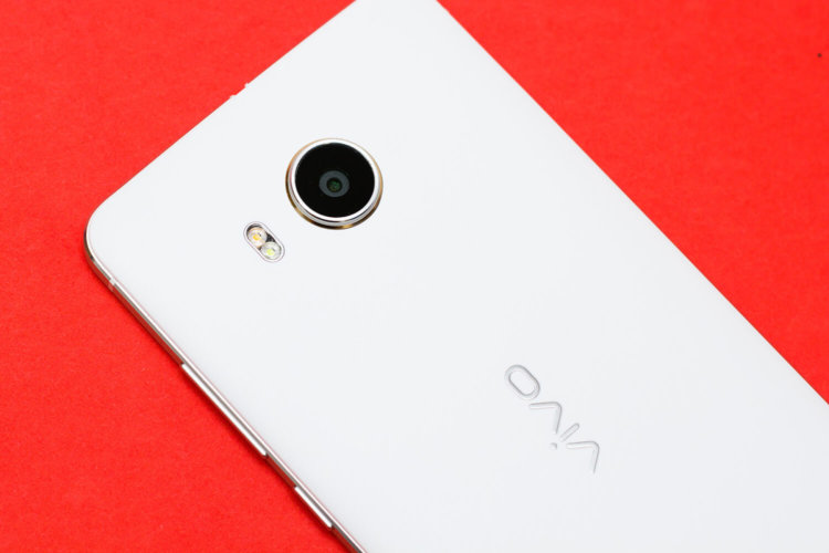 Снимаем на отлично: лучшие смартфоны с системой оптической стабилизации. Vivo Xshot. Фото.