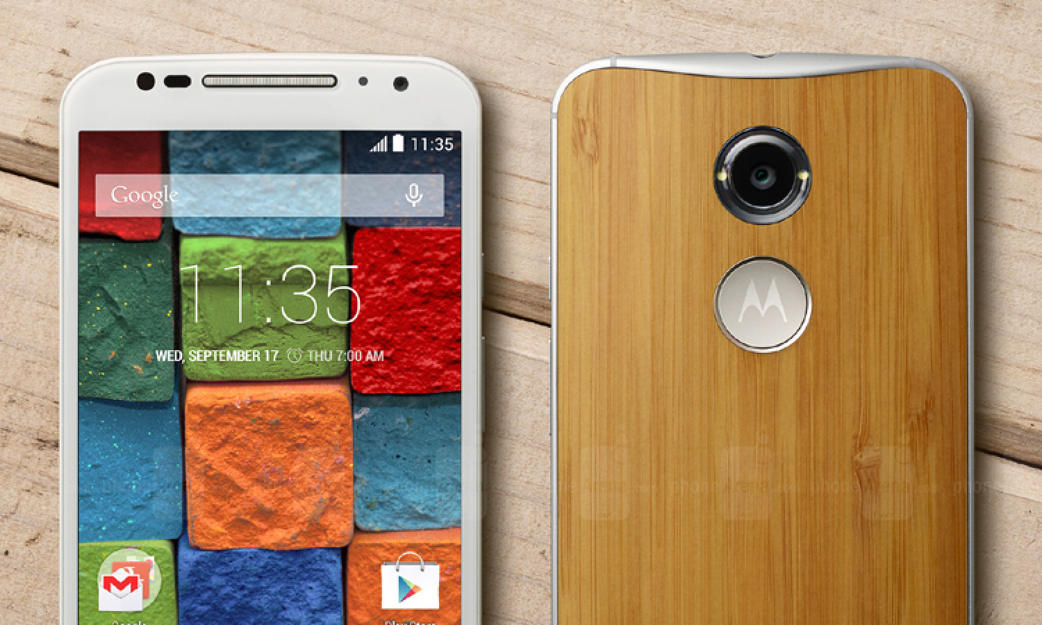 Лучшие смартфоны со слотами под nano-SIM. Motorola Moto X. Фото.