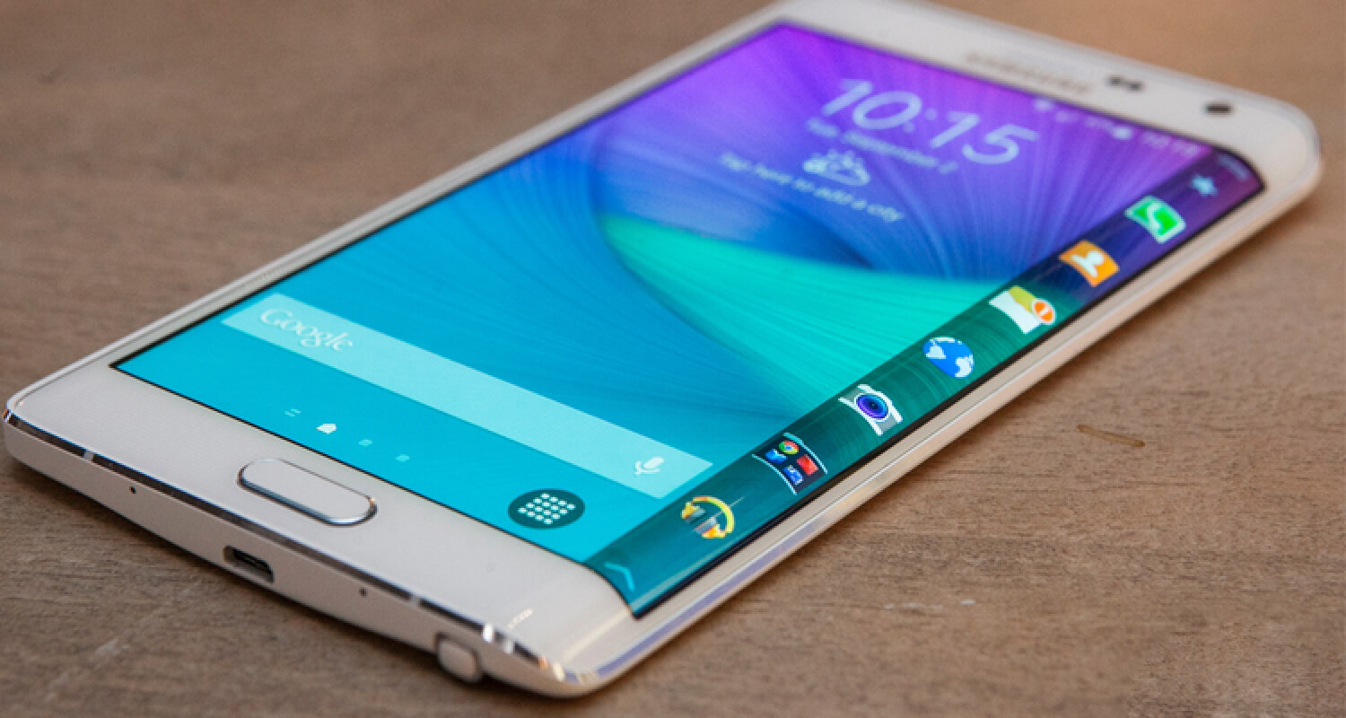 Лучшие смартфоны с QHD-разрешением экрана. Samsung Galaxy Note Edge. Фото.