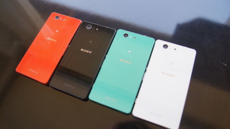 Чем недовольны владельцы Sony Xperia Z3 Compact? Слишком идеальные свайпы. Фото.