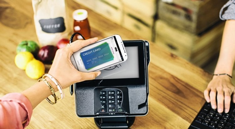 Стань обладателем «Тысячелетнего сокола», используя силу NFC-платежей! Фото.