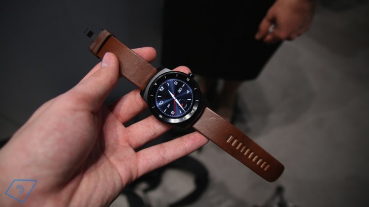 LG подготовила специальные круглые умные часы для Audi. Фото.