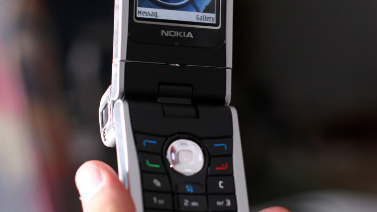 Пятёрка смартфонов, о которых всегда приятно вспомнить. Nokia N90. Фото.