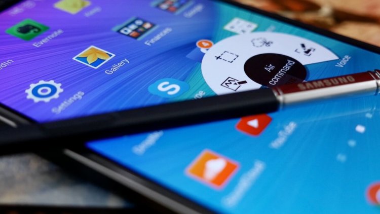 Кто поможет Samsung улучшить TouchWiz? Фото.