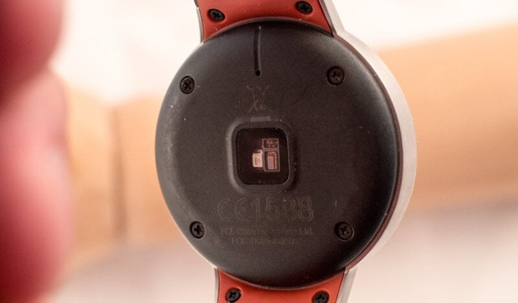 OneTouch Watch — умные часы от Alcatel. Фото.