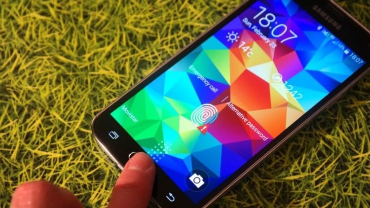 Новый сканер отпечатков пальцев в Galaxy S6 спрячется за кнопкой Home. Фото.