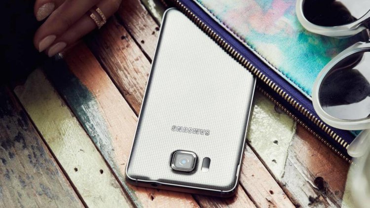 Компактность и хорошая автономность: что выбрать? Samsung Galaxy Alpha. Фото.