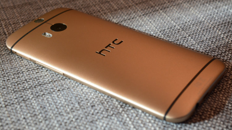 Android-смартфоны, опередившие iPhone 7. HTC One M8. Фото.