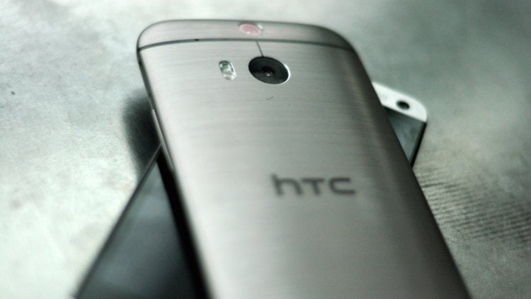 Первый пошёл: в Сети появился обзор HTC One M9. Фото.