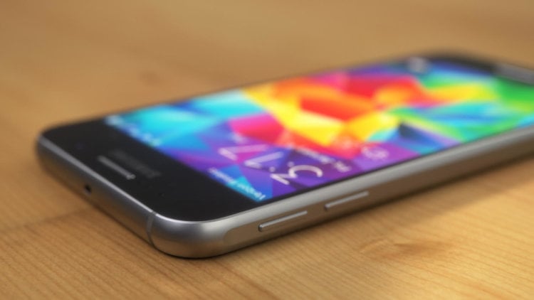 Samsung Galaxy S6 поможет продвижению беспроводных зарядок? Фото.