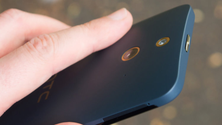 Лучшие смартфоны с двумя SIM-картами (2015). HTC One E8 Dual Sim. Фото.