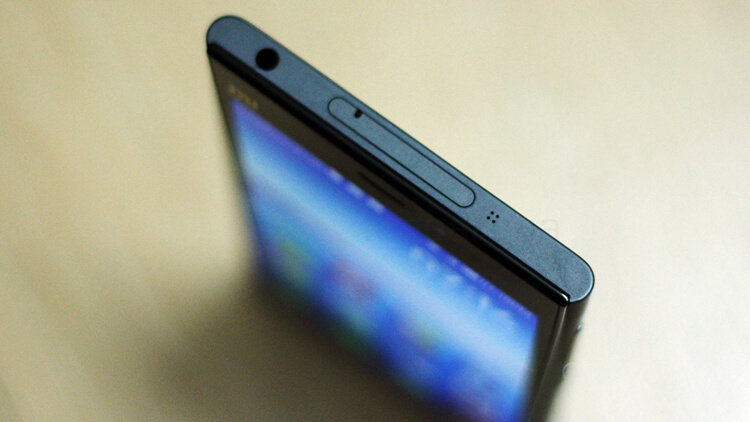 Смартфоны Xiaomi: начало конца эры Apple. Xiaomi Mi3. Фото.