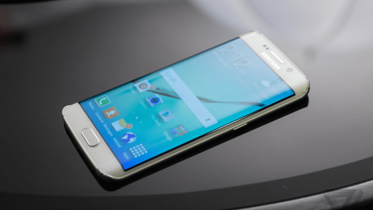 Что умеет изогнутая грань Galaxy S6 Edge? Ночные часы. Фото.