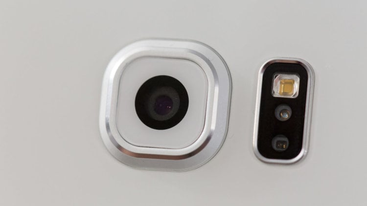 Будет ли выпирать камера Samsung Galaxy S7? Фото.
